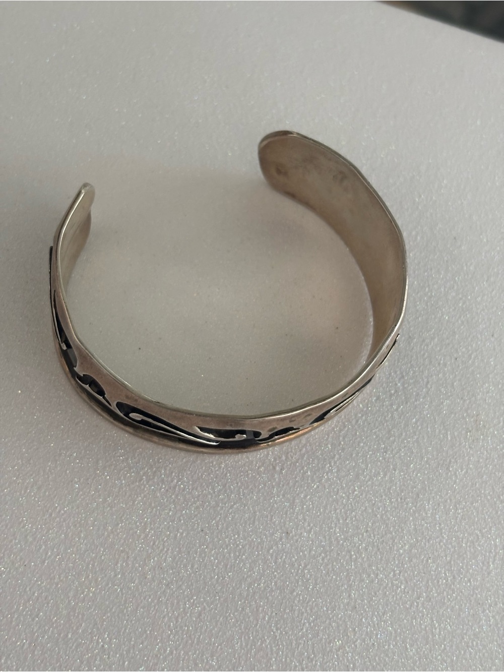 Large Native American Sterling Silver Shadow Box Cuff Bracelet - Picture 3 of 6